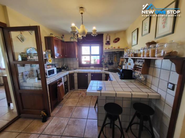 Image No.17-3 Bed House for sale