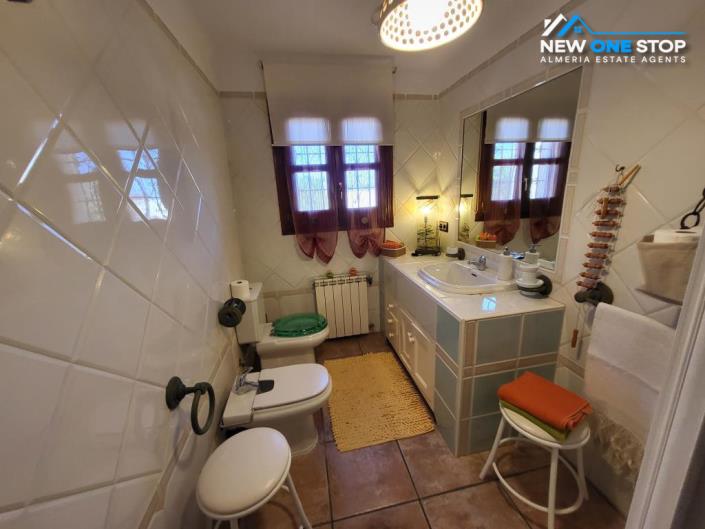 Image No.24-3 Bed House for sale