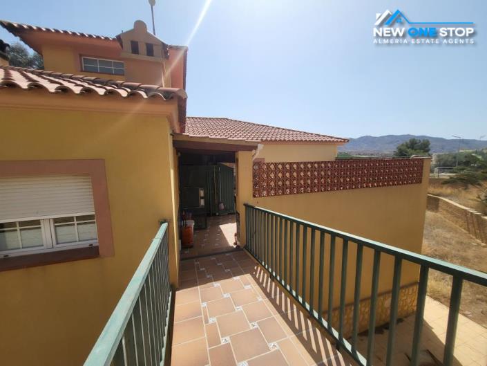 Image No.37-4 Bed Villa / Detached for sale