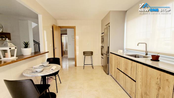 Image No.10-3 Bed Villa / Detached for sale