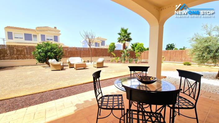 Image No.8-4 Bed Villa / Detached for sale