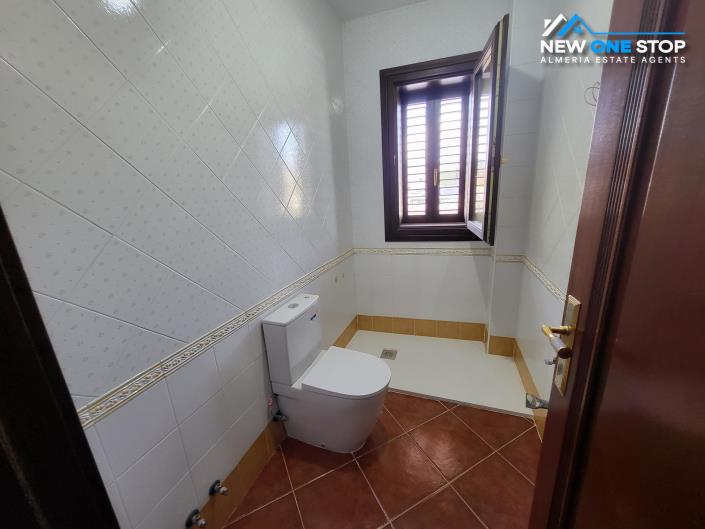 Image No.42-9 Bed Villa for sale