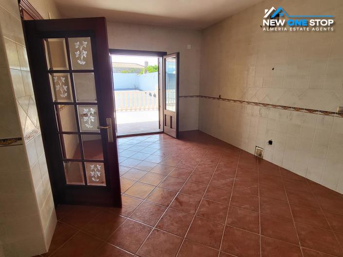 Image No.11-Villa de 9 chambres à vendre à Barriada de Cela