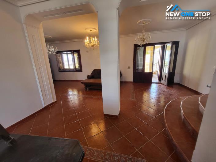 Image No.15-Villa de 9 chambres à vendre à Barriada de Cela