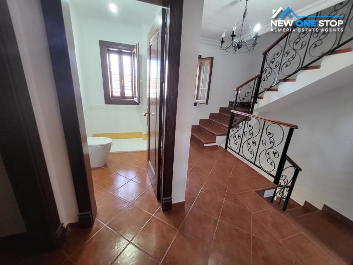 Image No.18-Villa de 9 chambres à vendre à Barriada de Cela