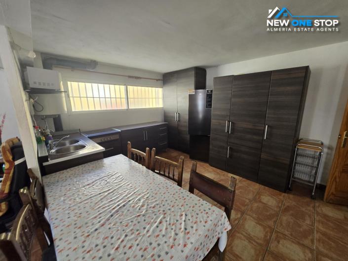 Image No.6-3 Bed House for sale