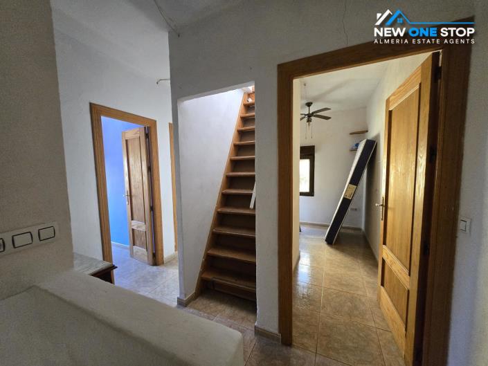 Image No.17-3 Bed House for sale