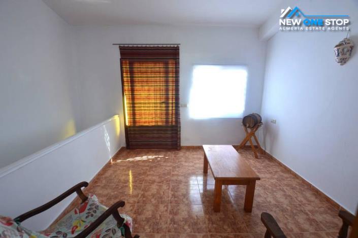 Image No.6-4 Bed Semi-Detached for sale