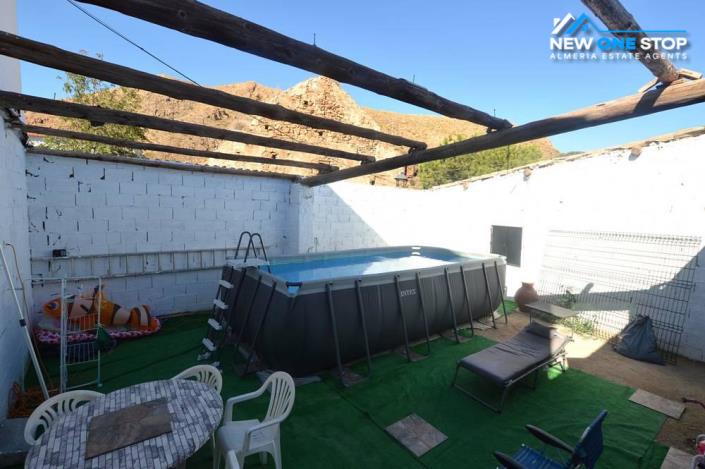 Image No.16-4 Bed Semi-Detached for sale