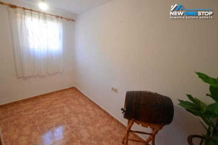 Image No.13-4 Bed Semi-Detached for sale