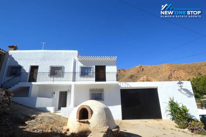 Image No.1-4 Bed Semi-Detached for sale