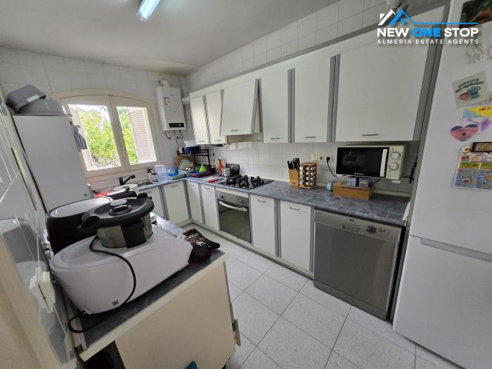 Image No.12-5 Bed House for sale