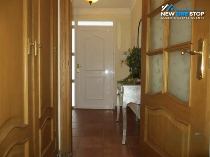 Image No.17-6 Bed House for sale
