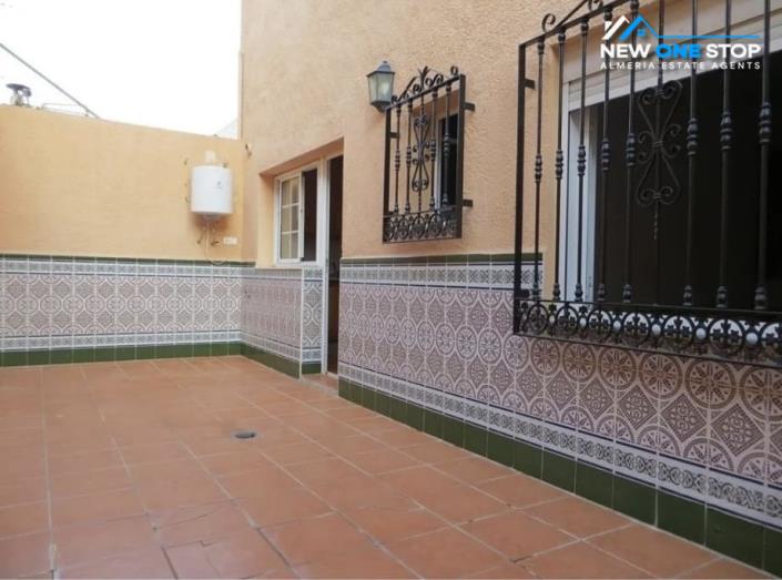 Image No.16-6 Bed House for sale