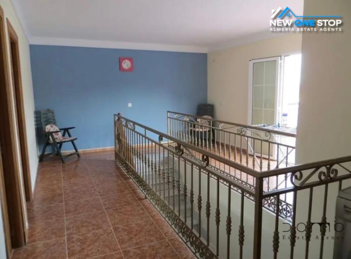 Image No.21-6 Bed House for sale