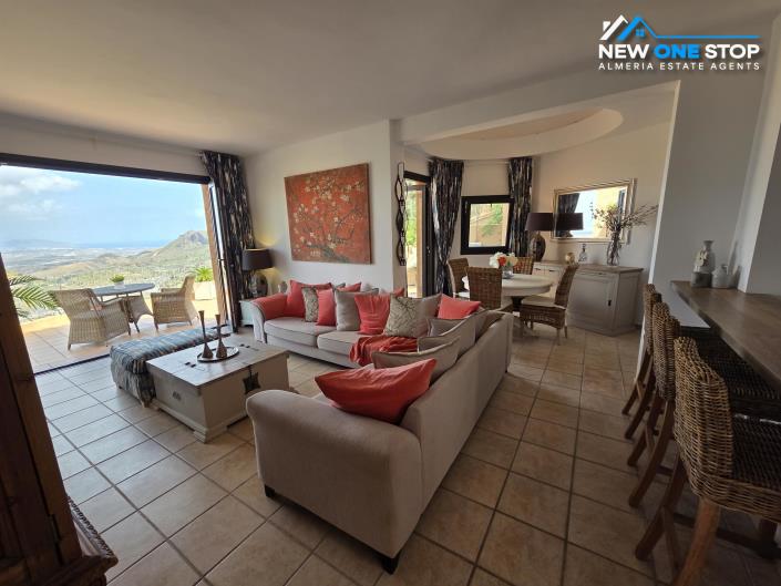 Image No.9-3 Bed House for sale