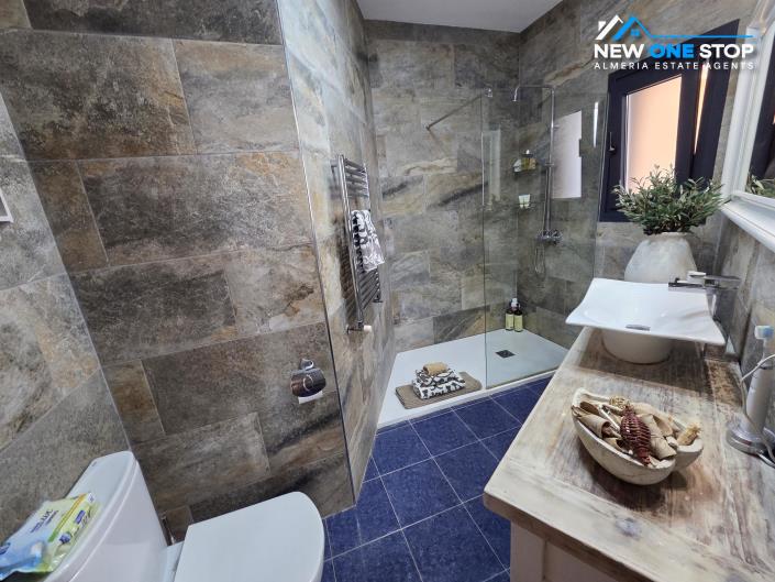 Image No.31-3 Bed House for sale