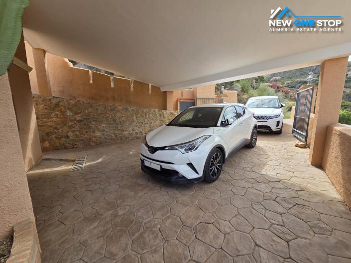 Image No.7-3 Bed House for sale