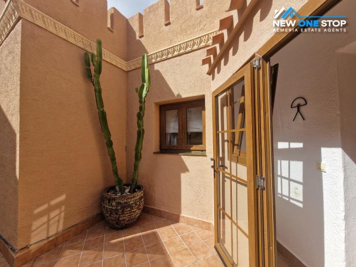 Image No.8-3 Bed House for sale