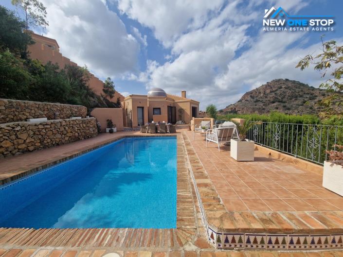 Image No.3-3 Bed House for sale