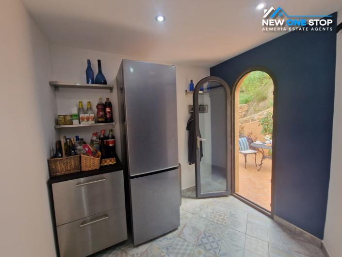 Image No.20-3 Bed House for sale