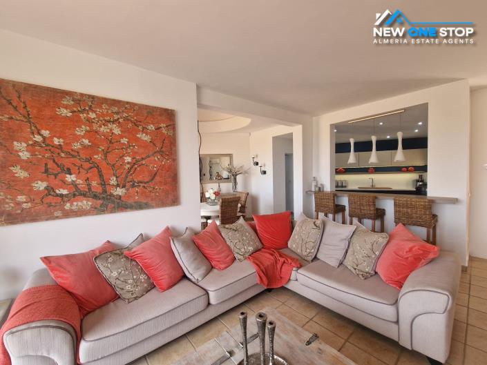 Image No.11-3 Bed House for sale