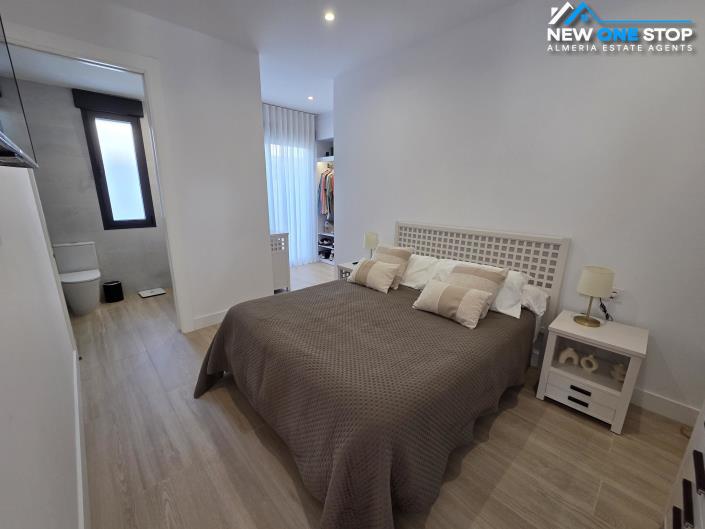 Image No.21-3 Bed Villa / Detached for sale