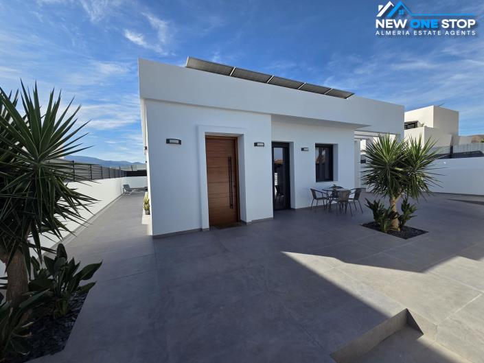 Image No.2-3 Bed Villa / Detached for sale