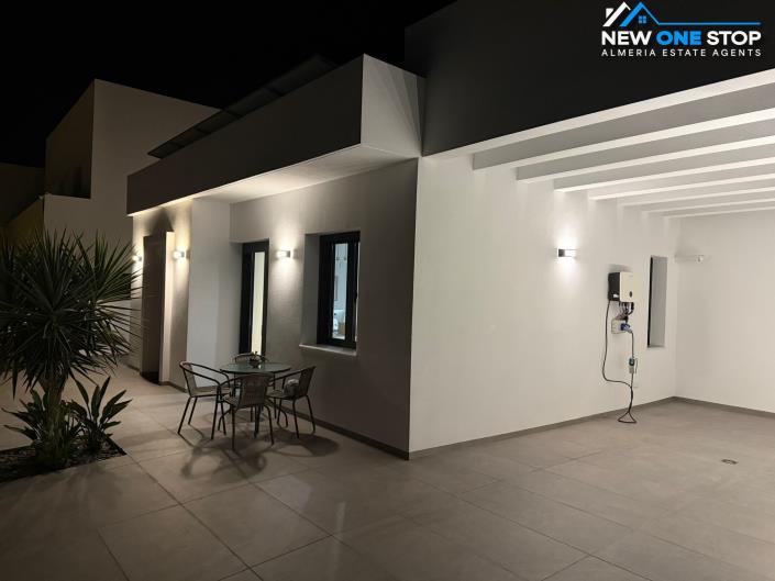 Image No.41-3 Bed Villa / Detached for sale