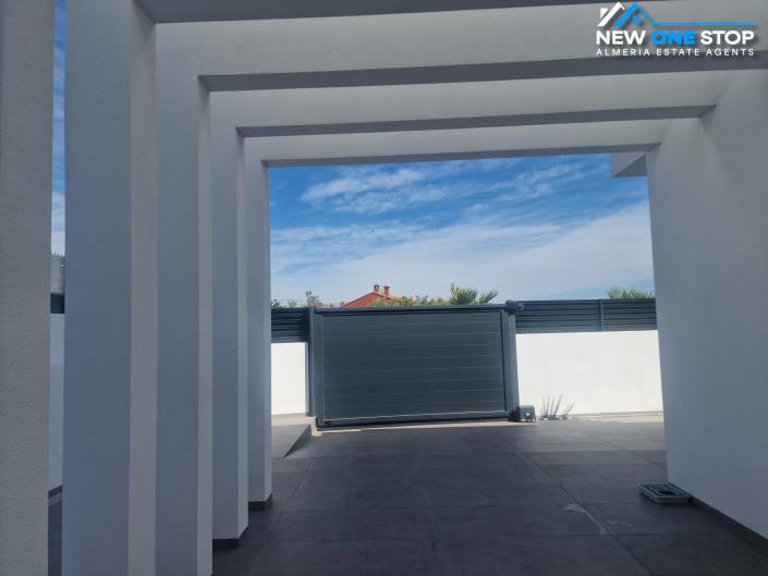 Image No.39-3 Bed Villa / Detached for sale