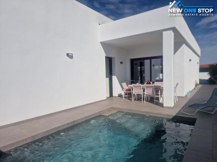 Image No.35-3 Bed Villa / Detached for sale