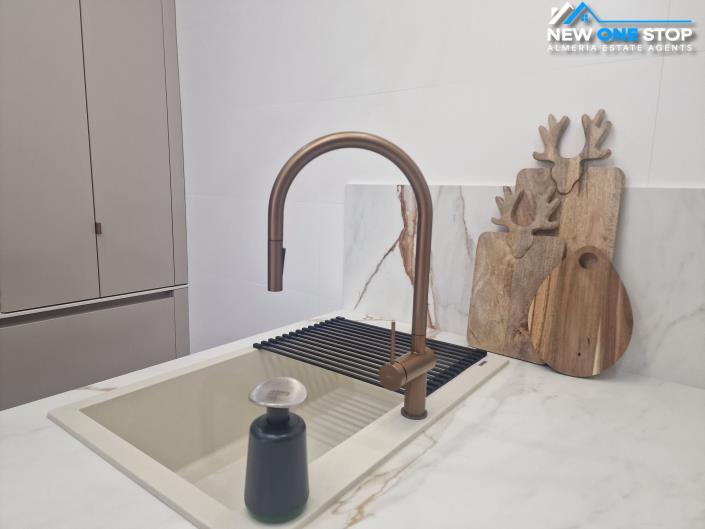 Image No.8-3 Bed Apartment for sale