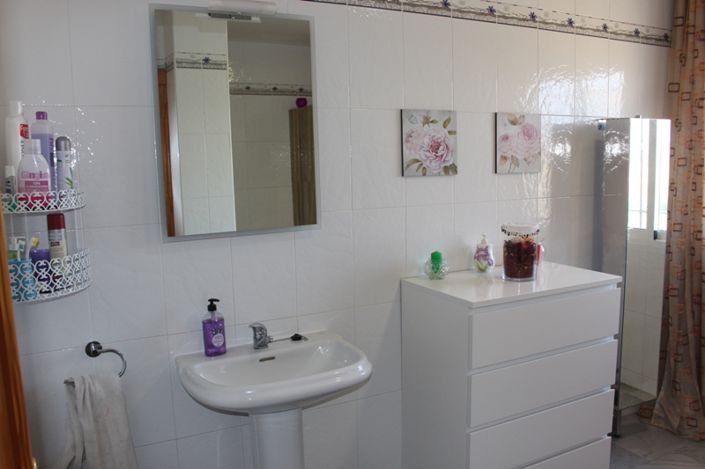 Image No.14-3 Bed Villa for sale