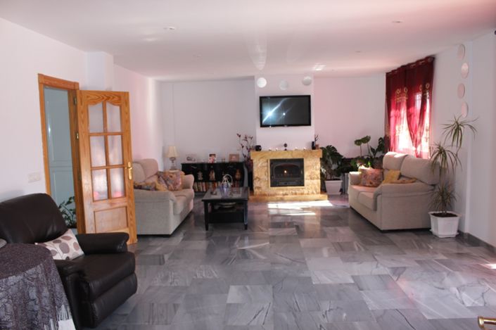 Image No.6-3 Bed Villa for sale