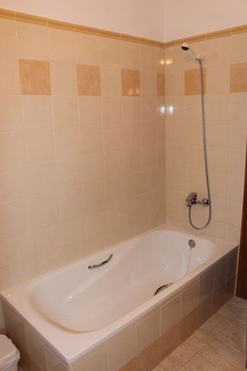 Image No.19-4 Bed Village House for sale