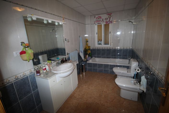 Image No.16-3 Bed Villa for sale