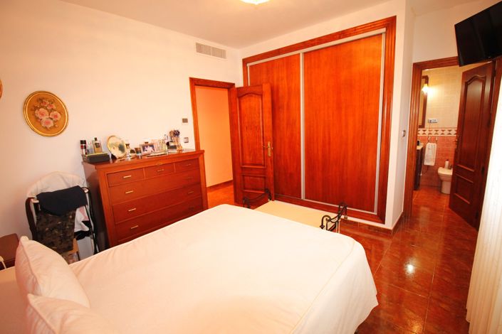 Image No.13-4 Bed Villa for sale