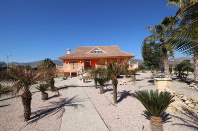 5 Bed Villa for sale