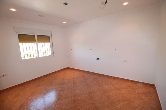 Image No.17-5 Bed Villa for sale