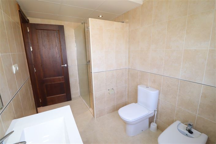 Image No.28-4 Bed Villa for sale