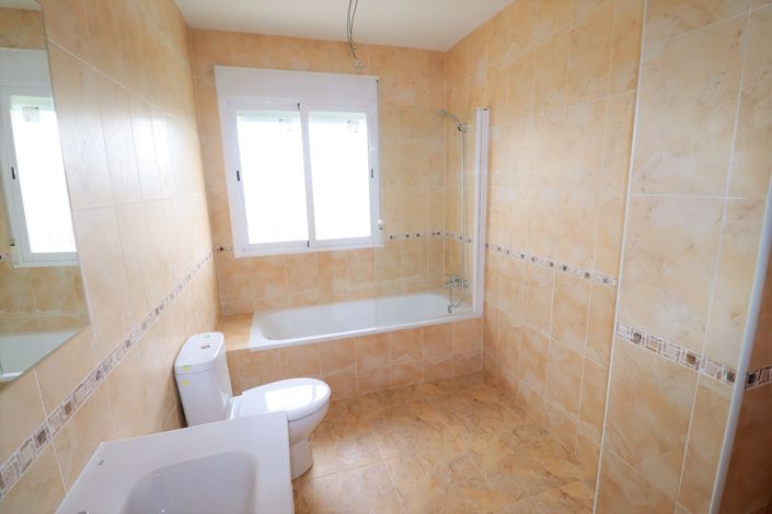 Image No.20-5 Bed Villa for sale