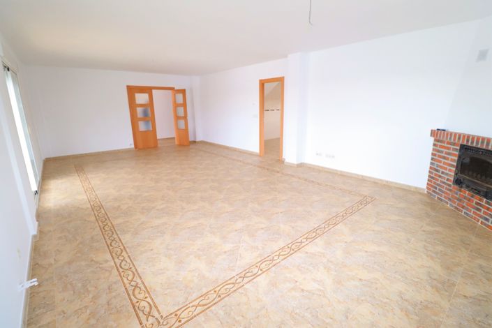 Image No.8-5 Bed Villa for sale