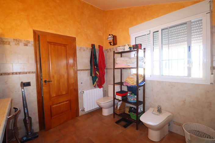 Image No.34-5 Bed Villa for sale