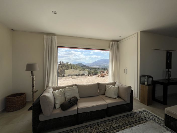 Image No.19-3 Bed Villa for sale