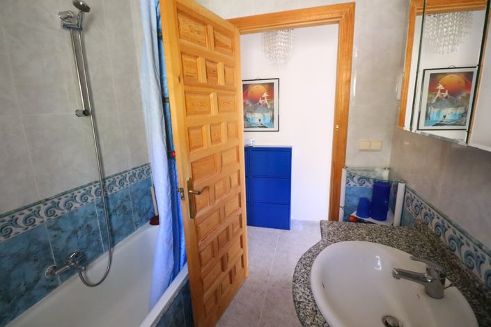 Image No.30-3 Bed Country House for sale