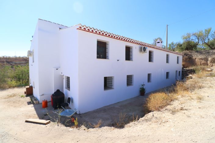 Image No.8-6 Bed Cortijo for sale