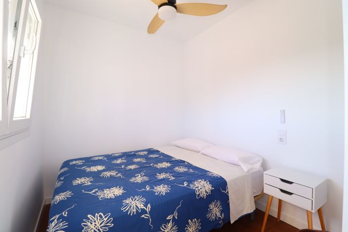 Image No.20-1 Bed Property for sale