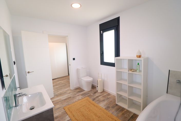 Image No.26-7 Bed Villa for sale