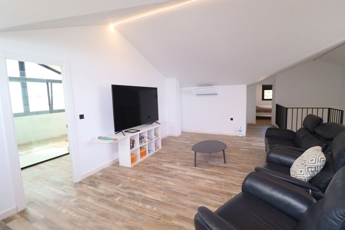 Image No.28-7 Bed Villa for sale