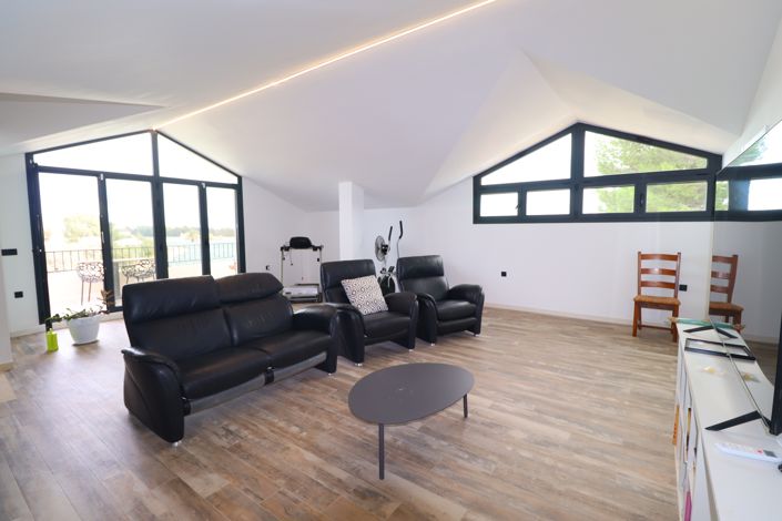 Image No.34-7 Bed Villa for sale